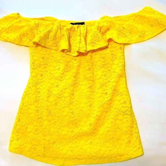 Lemon Yellow Small Lace Off the Shoulder Lined Top - Picture 1 of 8